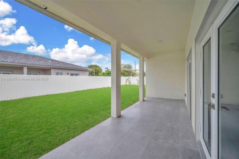 Купить виллу или дом в Хомстед, Флорида 4 спальни, 193.61м2, № 1958023 - фото 29