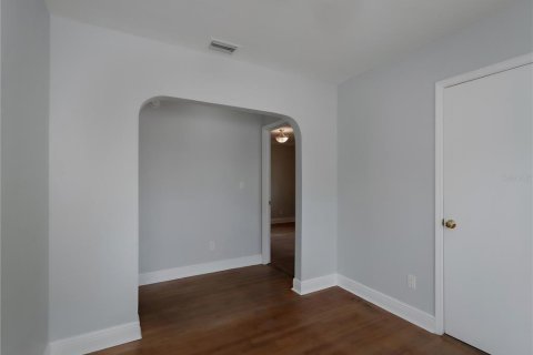 Commercial property in Saint Petersburg, Florida 148.64 sq.m. № 2210825 - photo 13