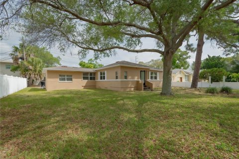 Commercial property in Saint Petersburg, Florida 148.64 sq.m. № 2210825 - photo 5