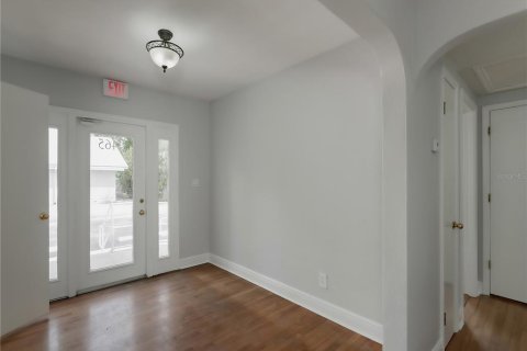 Commercial property in Saint Petersburg, Florida 148.64 sq.m. № 2210825 - photo 11