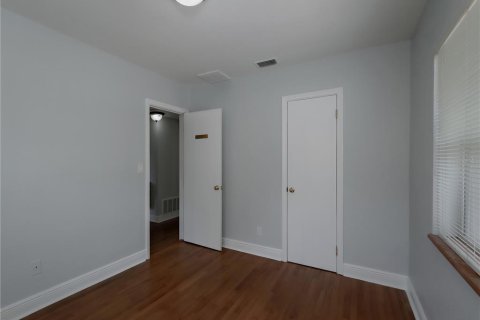 Commercial property in Saint Petersburg, Florida 148.64 sq.m. № 2210825 - photo 25