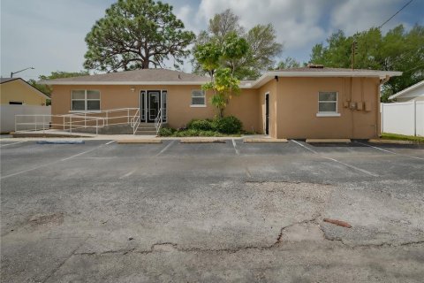 Commercial property in Saint Petersburg, Florida 148.64 sq.m. № 2210825 - photo 9