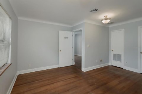 Commercial property in Saint Petersburg, Florida 148.64 sq.m. № 2210825 - photo 14