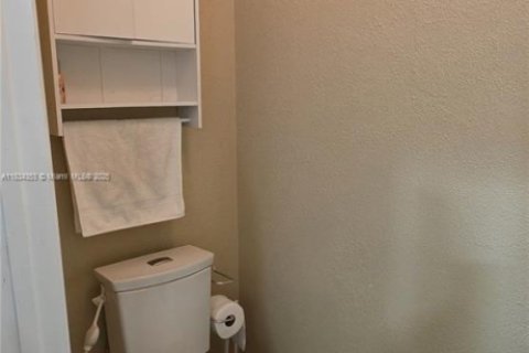 House in Miramar, Florida 3 bedrooms, 166.95 sq.m. № 1816445 - photo 22