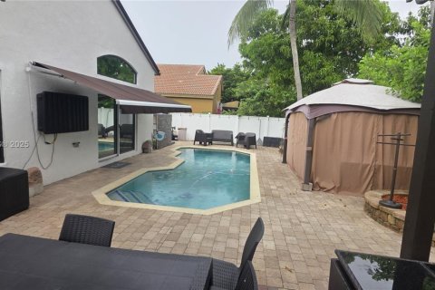 House in Miramar, Florida 3 bedrooms, 166.95 sq.m. № 1816445 - photo 19