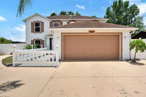 House in Kissimmee, Florida 4 bedrooms, 199.18 sq.m. № 1800621 - photo 1