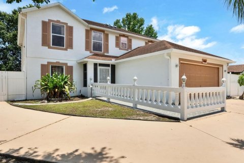 House in Kissimmee, Florida 4 bedrooms, 199.18 sq.m. № 1800621 - photo 2