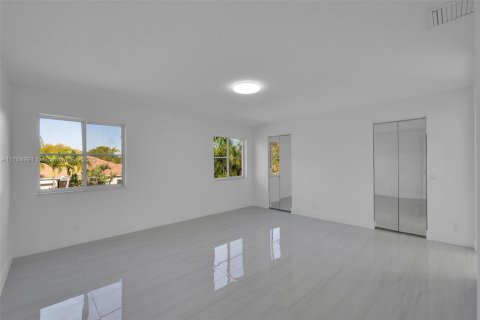 Casa en venta en Weston, Florida, 5 dormitorios, 259.94 m2 № 1728134 - foto 29