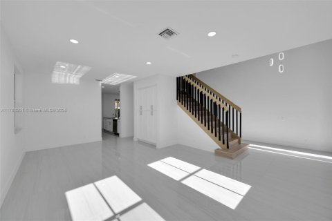 Casa en venta en Weston, Florida, 5 dormitorios, 259.94 m2 № 1728134 - foto 4