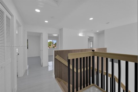 Casa en venta en Weston, Florida, 5 dormitorios, 259.94 m2 № 1728134 - foto 18