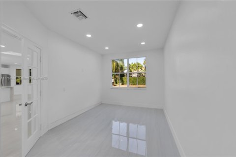 Casa en venta en Weston, Florida, 5 dormitorios, 259.94 m2 № 1728134 - foto 8