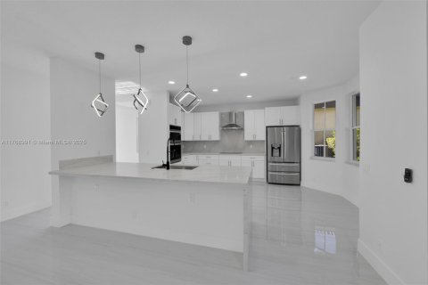 Casa en venta en Weston, Florida, 5 dormitorios, 259.94 m2 № 1728134 - foto 12