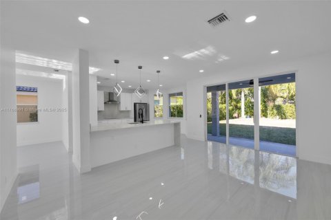 Casa en venta en Weston, Florida, 5 dormitorios, 259.94 m2 № 1728134 - foto 11