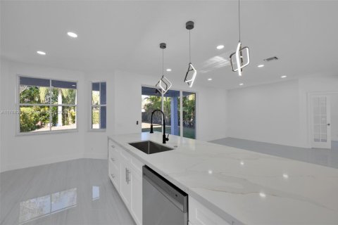 Casa en venta en Weston, Florida, 5 dormitorios, 259.94 m2 № 1728134 - foto 14