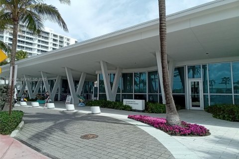 Снять в аренду кондоминиум в Серфсайд, Флорида 1 спальня, 48.31м2, № 1989112 - фото 9