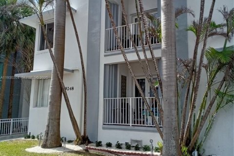 Снять в аренду кондоминиум в Серфсайд, Флорида 1 спальня, 48.31м2, № 1989112 - фото 3