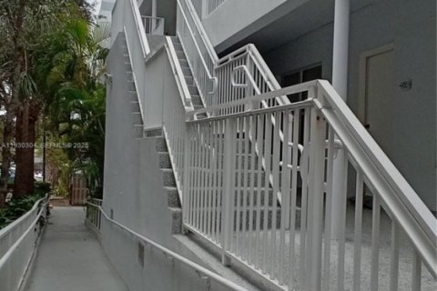 Снять в аренду кондоминиум в Серфсайд, Флорида 1 спальня, 48.31м2, № 1989112 - фото 7