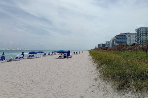 Снять в аренду кондоминиум в Серфсайд, Флорида 1 спальня, 48.31м2, № 1989112 - фото 12