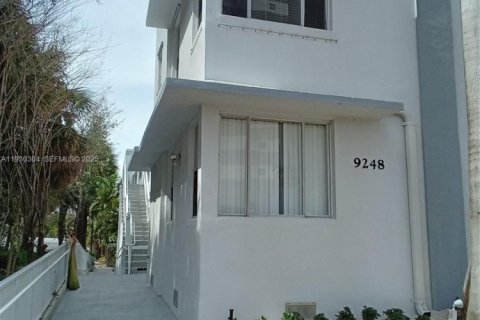 Снять в аренду кондоминиум в Серфсайд, Флорида 1 спальня, 48.31м2, № 1989112 - фото 1