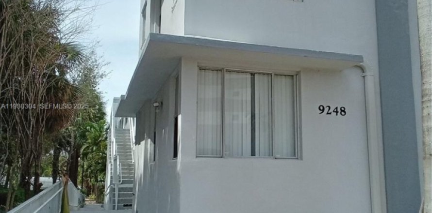 Кондоминиум с 1 спальней в Серфсайд, Флорида № 1989112