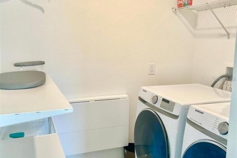 Снять в аренду виллу или дом в Уинтер-Гарден, Флорида 4 спальни, 230.03м2, № 2432651 - фото 24