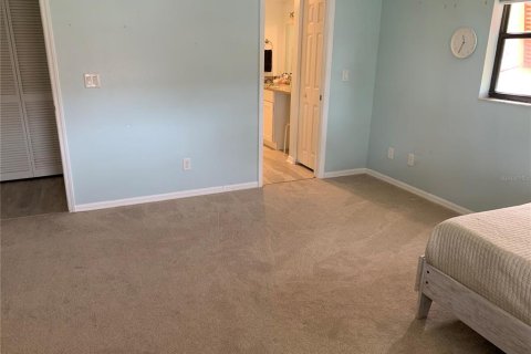 Condo in Saint Petersburg, Florida, 2 bedrooms  № 1910693 - photo 27