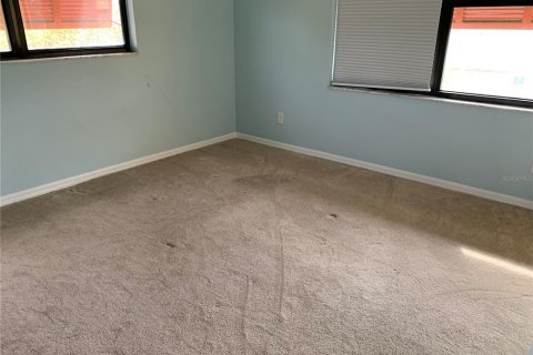 Condo in Saint Petersburg, Florida, 2 bedrooms  № 1910693 - photo 30