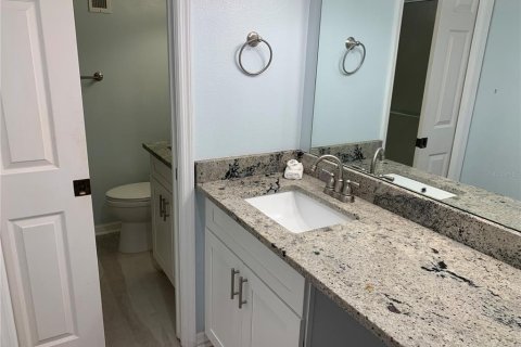 Condo in Saint Petersburg, Florida, 2 bedrooms  № 1910693 - photo 22