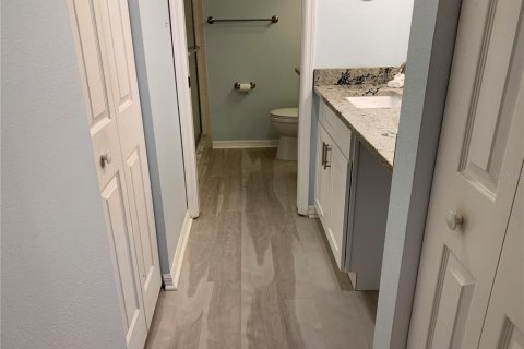 Condo in Saint Petersburg, Florida, 2 bedrooms  № 1910693 - photo 18