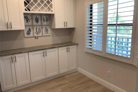 Condo in Saint Petersburg, Florida, 2 bedrooms  № 1910693 - photo 3