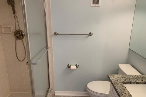 Condo in Saint Petersburg, Florida, 2 bedrooms  № 1910693 - photo 17