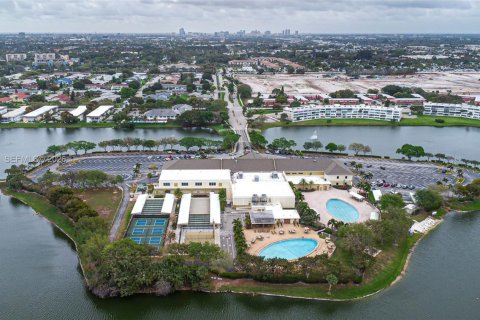 Condo in West Palm Beach, Florida, 1 bedroom  № 2046626 - photo 15