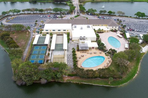 Condo in West Palm Beach, Florida, 1 bedroom  № 2046626 - photo 14