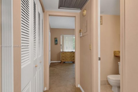 Condo in West Palm Beach, Florida, 1 bedroom  № 2046626 - photo 6