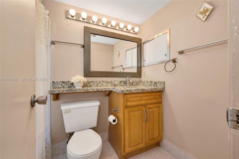 Condo in West Palm Beach, Florida, 1 bedroom  № 2046626 - photo 9