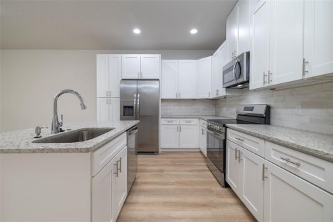 Apartment in Palm Coast, Florida 3 bedrooms, 110.27 sq.m. № 2224675 - photo 9
