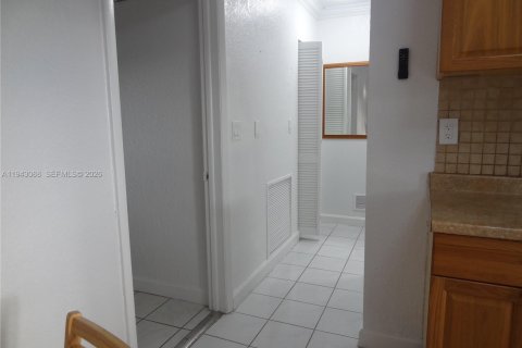 Immobilier commercial à louer à Miami, Floride: 1 chambre, 137.5 m2 № 1999348 - photo 7