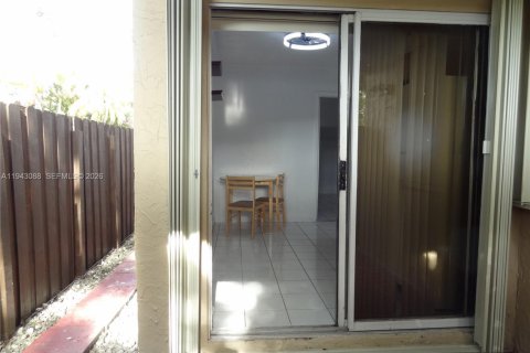 Immobilier commercial à louer à Miami, Floride: 1 chambre, 137.5 m2 № 1999348 - photo 8