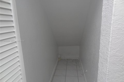Immobilier commercial à louer à Miami, Floride: 1 chambre, 137.5 m2 № 1999348 - photo 5
