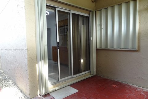 Immobilier commercial à Miami, Floride 1 chambre, 137.5 m2 № 1999348