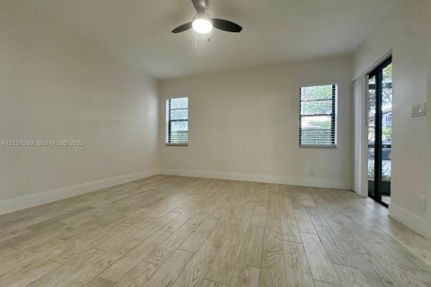 Copropriété à louer à Coral Springs, Floride: 2 chambres, 78.97 m2 № 2417780 - photo 10