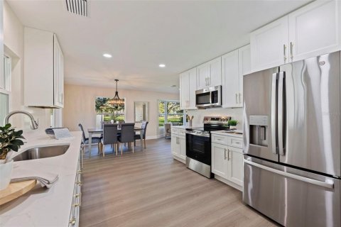 Casa en venta en Saint Petersburg, Florida, 3 dormitorios, 174.93 m2 № 2430478 - foto 13