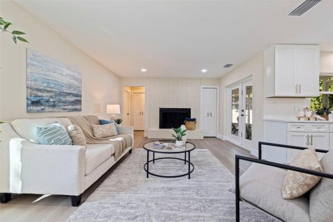 Casa en venta en Saint Petersburg, Florida, 3 dormitorios, 174.93 m2 № 2430478 - foto 5