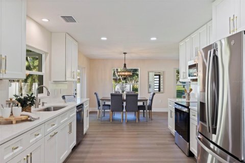 Casa en venta en Saint Petersburg, Florida, 3 dormitorios, 174.93 m2 № 2430478 - foto 12