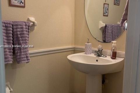 Townhouse in Tamarac, Florida 1 bedroom, 87.79 sq.m. № 2012572 - photo 9