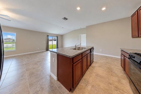 Villa ou maison à louer à Apollo Beach, Floride: 3 chambres, 145.02 m2 № 2389106 - photo 7