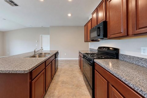 Villa ou maison à louer à Apollo Beach, Floride: 3 chambres, 145.02 m2 № 2389106 - photo 9