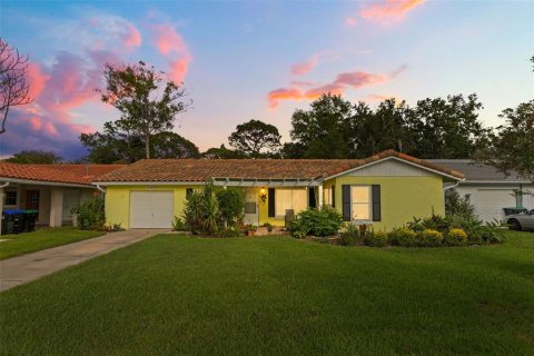 Villa ou maison à Orlando, Floride 2 chambres, 135.82 m2 № 2400239