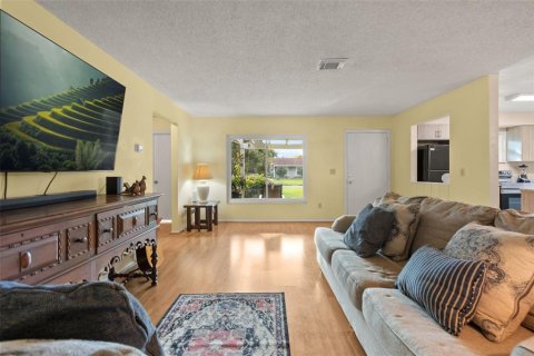 Villa ou maison à vendre à Orlando, Floride: 2 chambres, 135.82 m2 № 2400239 - photo 3