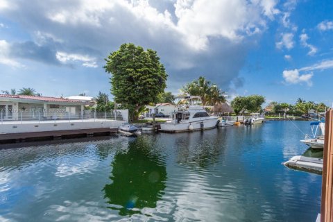 Villa ou maison à vendre à North Miami, Floride: 3 chambres, 183.95 m2 № 1920045 - photo 29